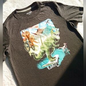 🦖Old Navy Dinosaur Print Large Black T-shirt